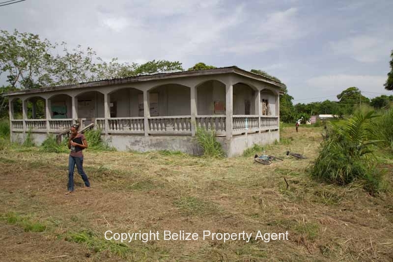 Real Estate in Belize-Concrete house with lot in New Site of Dangriga