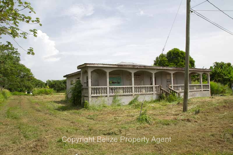 Real Estate in Belize-Concrete house with lot in New Site of Dangriga