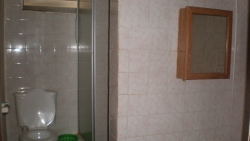bathroom 1- lower flat