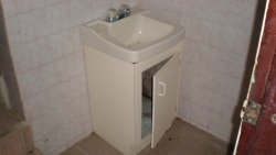 bathroom 1- lower flat